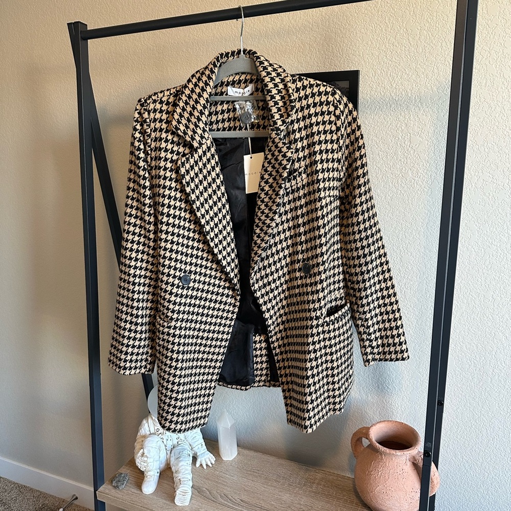 NWT Vici Houndstooth Black and Cream Blazer